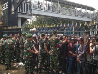 Antrian Tiket Final AFF 2016 (Sumber : Viva.co.id)